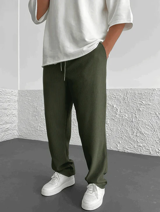 Pantaloni a coste con vestibilità rilassata