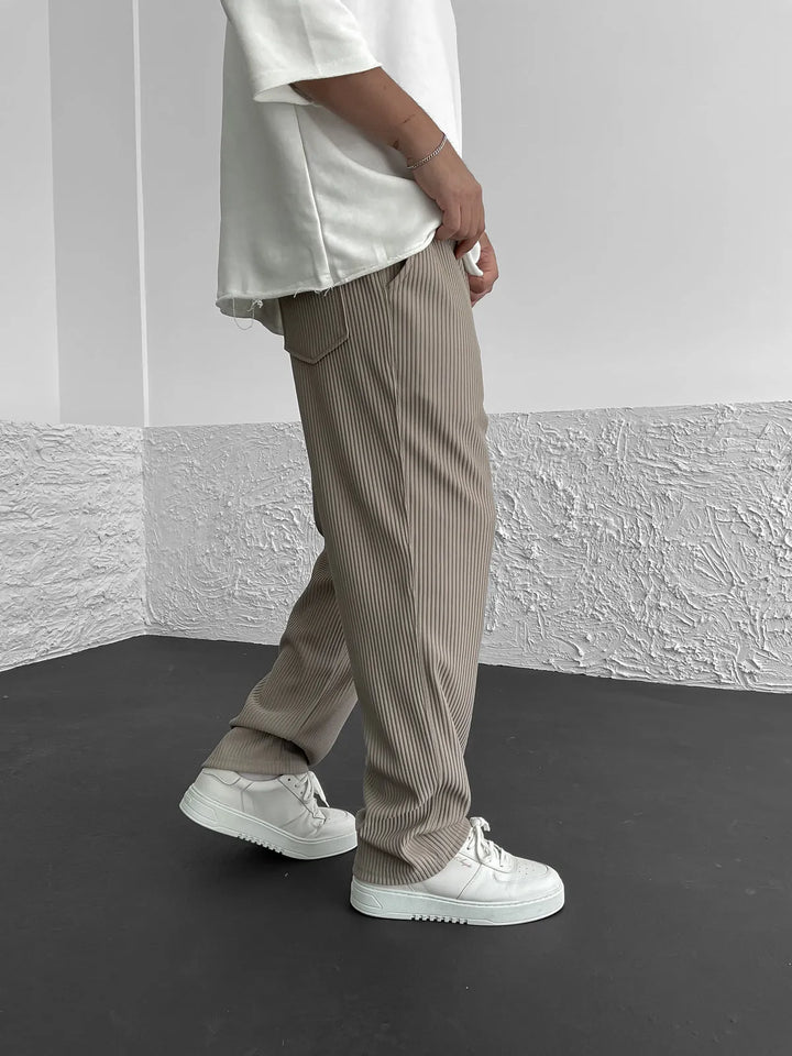 Pantaloni a coste con vestibilità rilassata