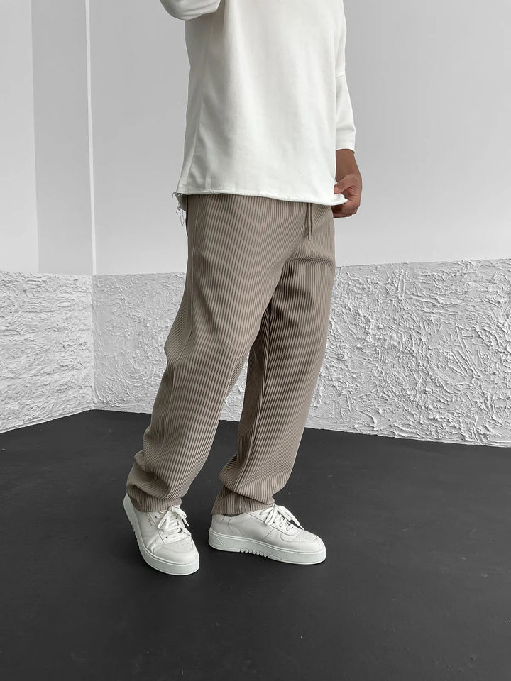 Pantaloni a coste con vestibilità rilassata
