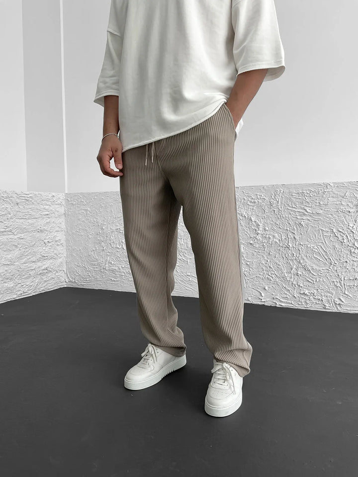 Pantaloni a coste con vestibilità rilassata